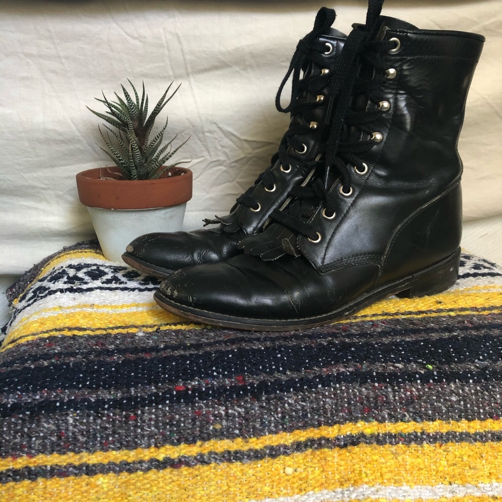 Justin’s Women Vintage Lacer Boots